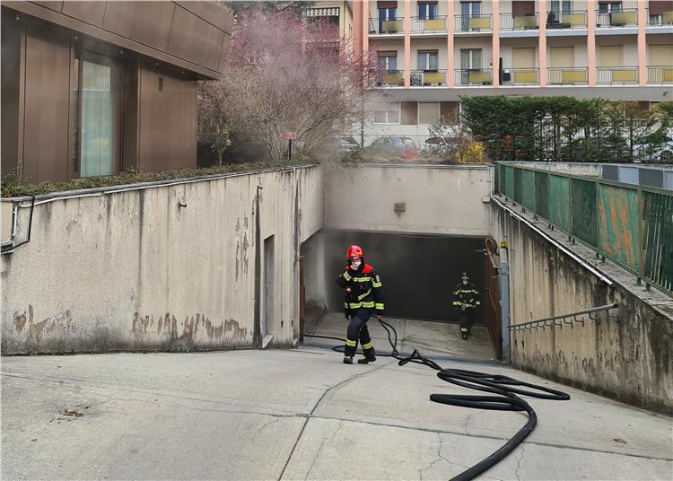 Incendio in una officina a Bolzano