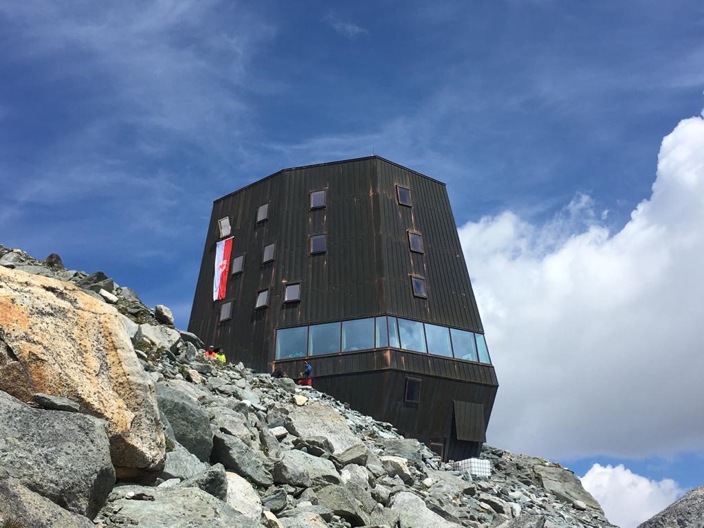 Schwarzensteinhütte