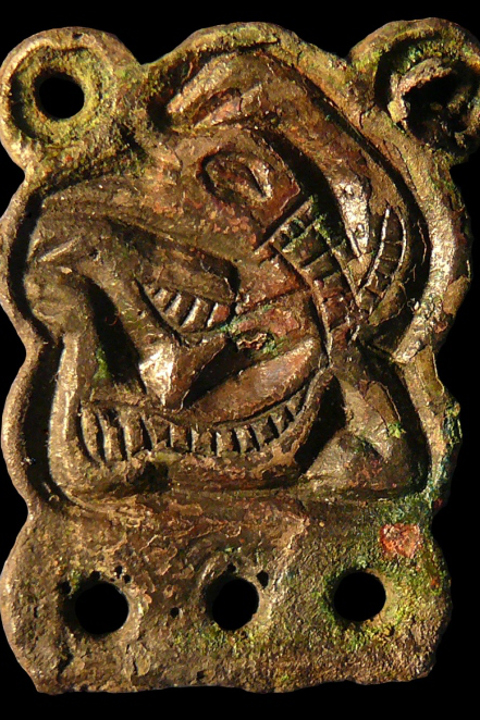 Malle/Paulihof: Elemento di cintura in bronzo (VII secolo d.C.)