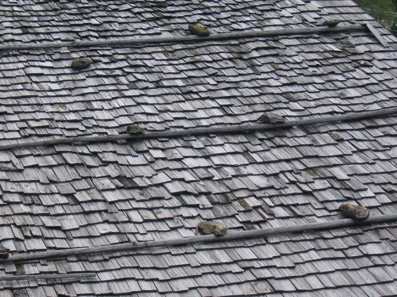 Predoi: tetto in scandole da posa
