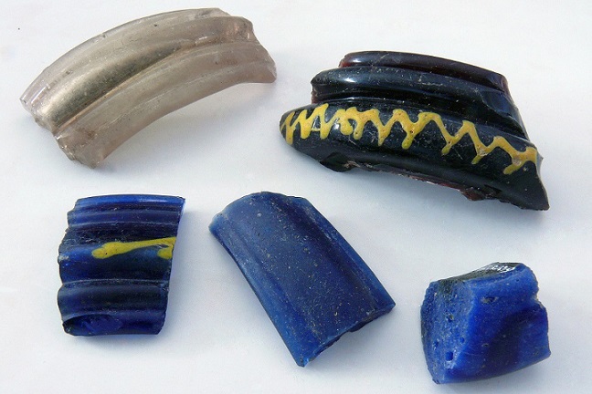 Riffiano/Burgstall: Frammenti di armille in vetro (I secolo a.C.)