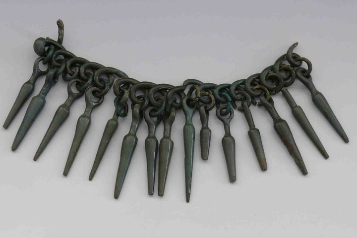 Renon/Rotwand: Collare con pendenti a lancetta (V-II secolo a.C.)