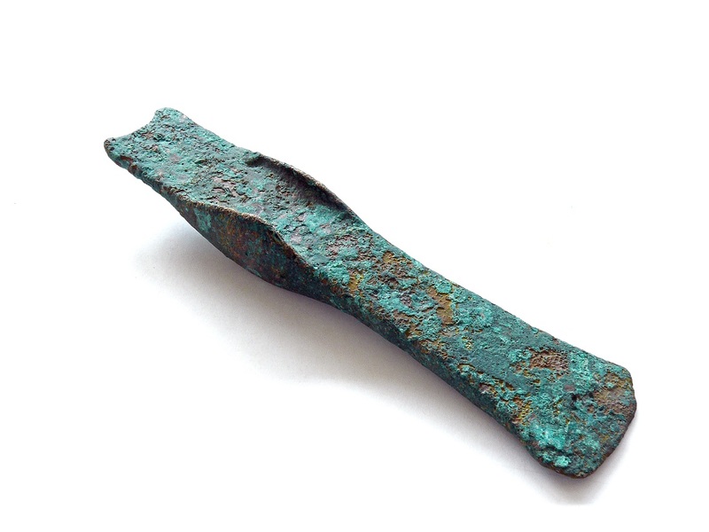 San Lorenzo, Kniepass, Ascia in bronzo, Bronzo recente (XIII sec. a.C.)
