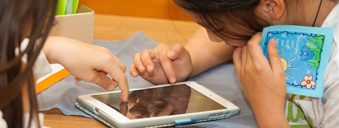 Eltern-medienfit - Tipps für die digitale Erziehung