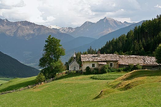 Fischgaderhöfe mit Kapelle Fischgaderhöfe mit Kapelle