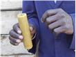 La popolazione degli Ogiek nel Kenia occidentale ha imparato a trarre profitto dalla lavorazione della cera delle api. Foto: Ethnorêma