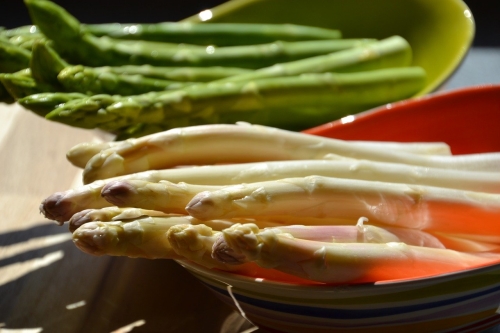 … Asparagi bianchi e verdi