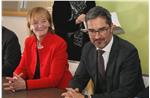 L’assessora Martha Stocker ed il presidente Arno Kompatscher nel corso dell’incontro con la stampa Foto: USP/Azienda sanitaria dell’Alto Adige 